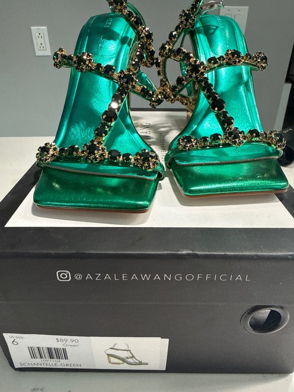 AKIRA AZALEA WANG SCHANTELLE GREEN EMBELLISHED UPPER WEDGE SANDAL Size 66